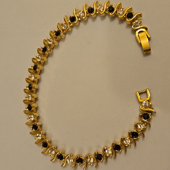 Beautiful Cubic Zirconia Diamonique Bracelet - Picture 10 of 11